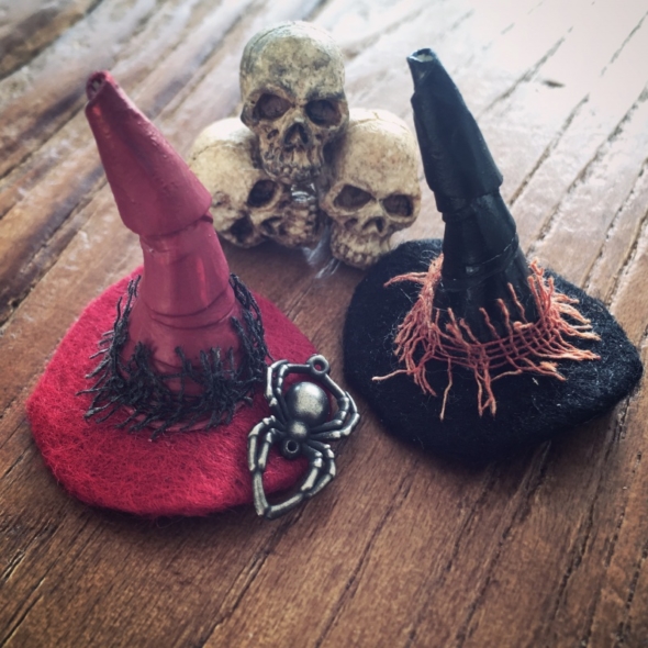 iGirlZoe: Tim Holtz, idea-ology, tag press, mummy cloth, distress spray, mixed media, halloween, witches hat, felt