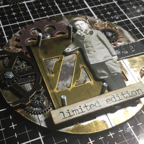 iGirlZoe: Tim Holtz, idea-ology, assemblage clock, hardware heads, gears, stencil chip, baseboard dolls, grit paste, measure, creativation 2019