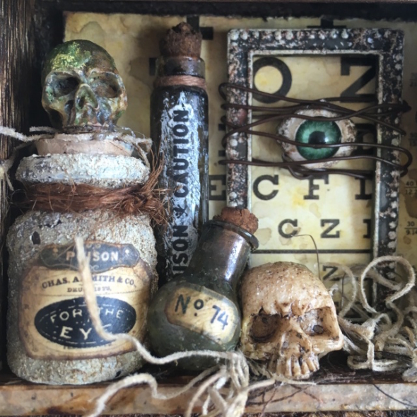 iGirlZoe: Collector of Curiosities Tim Holtz idea-ology Halloween creepy eyes