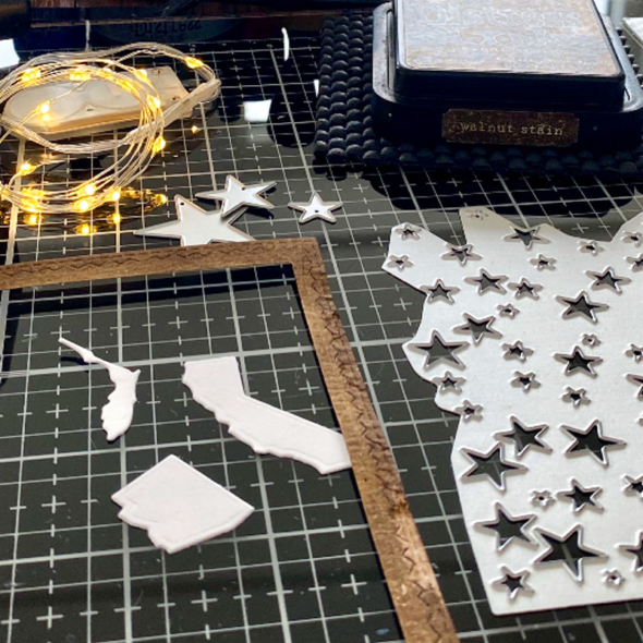 igirlzoe: tim holtz sizzix christmastime thinlits die