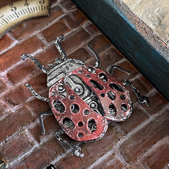 igirlzoe: tim holtz sizzix chapter 2 funky insects
