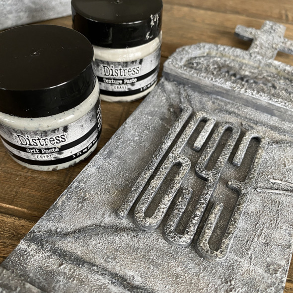 igirlzoe: tim holtz ranger ink crypt grit-paste grave texture paste halloween