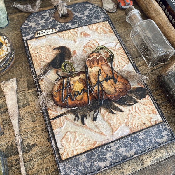 igirlzoe: tim holtz sizzix halloween pumpkin duo colorize feathery acorns 3D